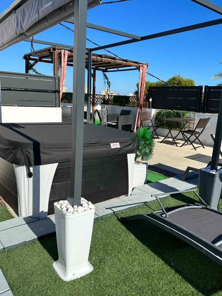 Lovely Beach House With Terrace San Juan Alicante El Campello Bagian luar foto