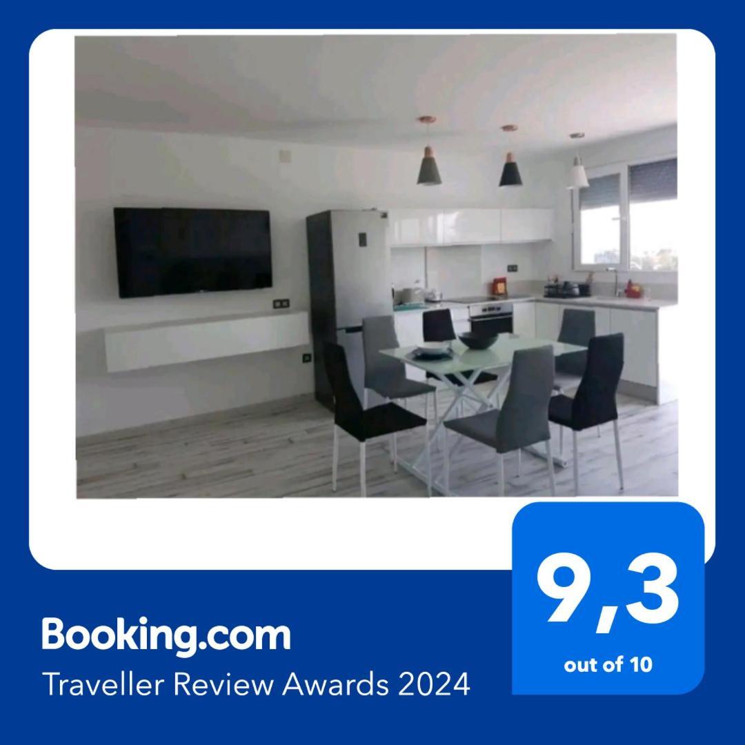 Lovely Beach House With Terrace San Juan Alicante El Campello Bagian luar foto