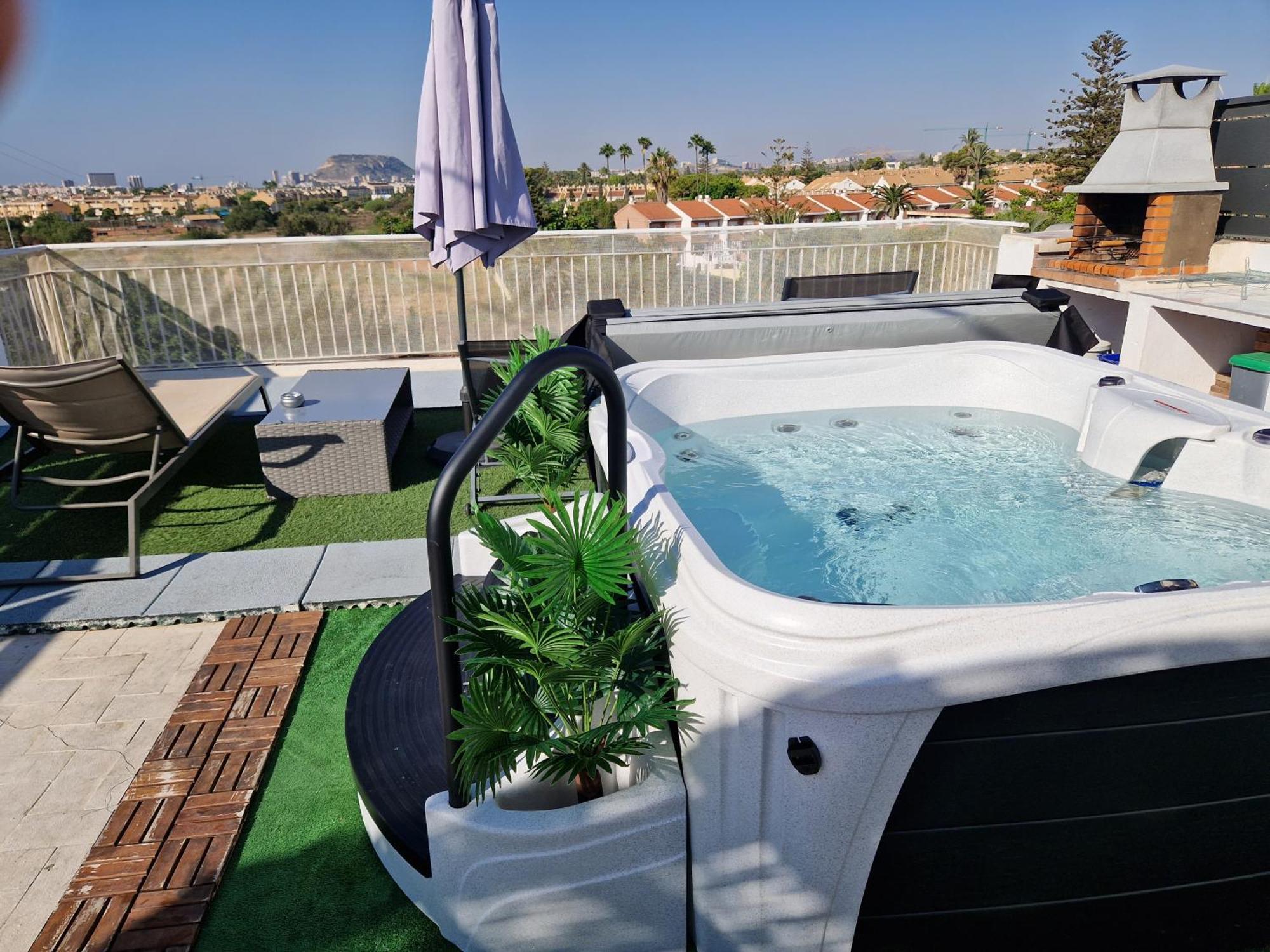 Lovely Beach House With Terrace San Juan Alicante El Campello Bagian luar foto